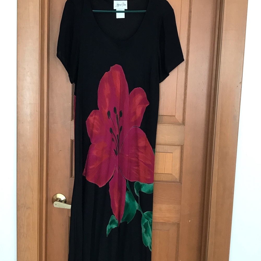 VINTAGE TEA LENGTH DRESS SIZE 18 WITH LARGE FLOWER N FRONT AND BACK